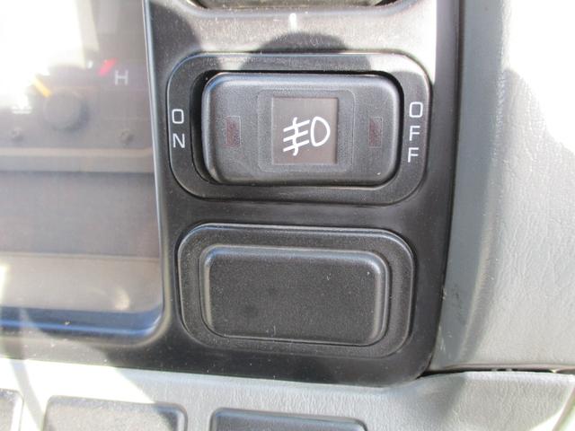 キャンター 全低床　４ＷＤ　荷台塗装済　荷台床板張替済　最大積載量１５００ｋｇ（21枚目）