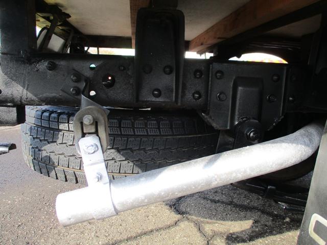 キャンター 全低床　４ＷＤ　荷台塗装済　荷台床板張替済　最大積載量１５００ｋｇ（37枚目）