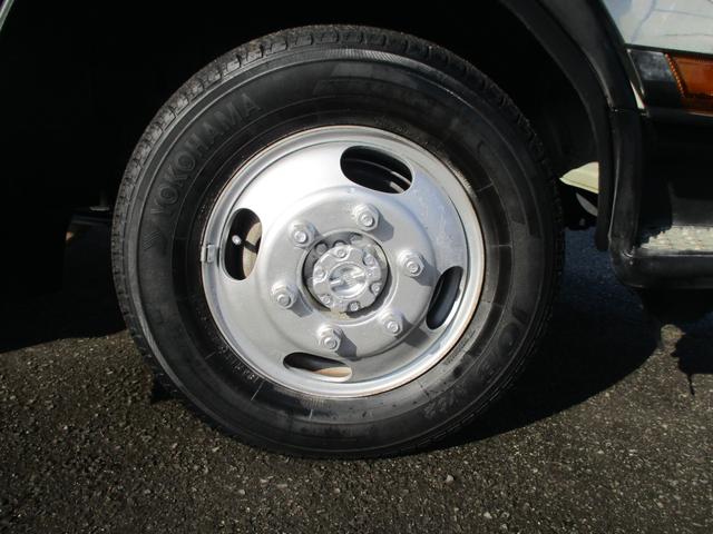キャンター 全低床　４ＷＤ　荷台塗装済　荷台床板張替済　最大積載量１５００ｋｇ（51枚目）