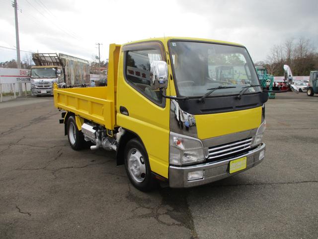 キャンター 全低床ダンプ　４ＷＤ　新品メッキパーツ　エアコン　パワステ　パワーウィンドウ（4枚目）