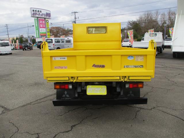 キャンター 全低床ダンプ　４ＷＤ　新品メッキパーツ　エアコン　パワステ　パワーウィンドウ（7枚目）