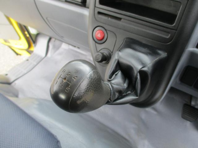 キャンター 全低床ダンプ　４ＷＤ　新品メッキパーツ　エアコン　パワステ　パワーウィンドウ（26枚目）