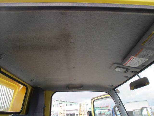 キャンター 全低床ダンプ　４ＷＤ　新品メッキパーツ　エアコン　パワステ　パワーウィンドウ（31枚目）
