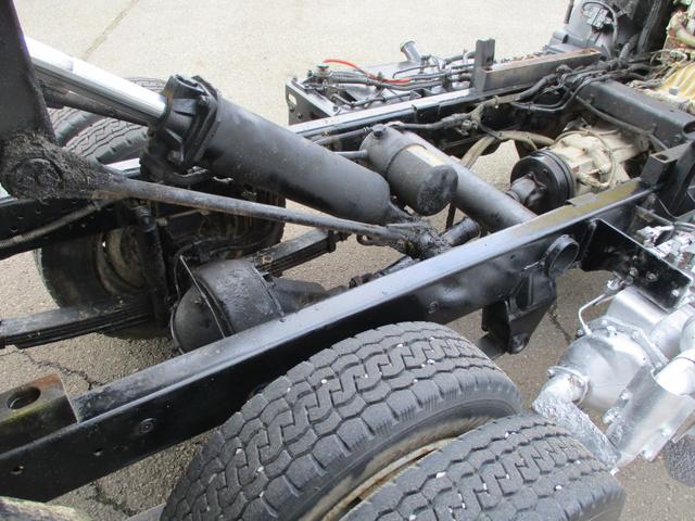 キャンター 全低床ダンプ　４ＷＤ　新品メッキパーツ　エアコン　パワステ　パワーウィンドウ（40枚目）