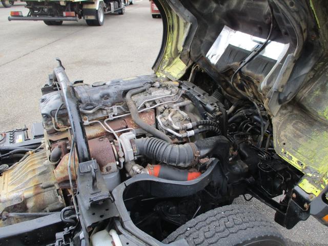 キャンター 全低床ダンプ　４ＷＤ　新品メッキパーツ　エアコン　パワステ　パワーウィンドウ（45枚目）