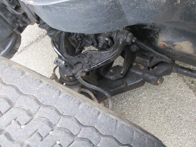 キャンター 全低床ダンプ　４ＷＤ　新品メッキパーツ　エアコン　パワステ　パワーウィンドウ（49枚目）