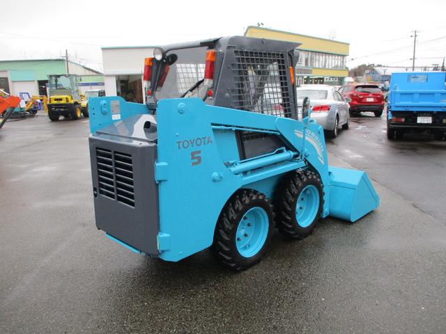 日本 トヨタジョブサン　４ＳＤＫ５　４ＷＤ　稼働時間１６５７ｈｒｓ　全塗装済　キャビン付　ヒーター（5枚目）