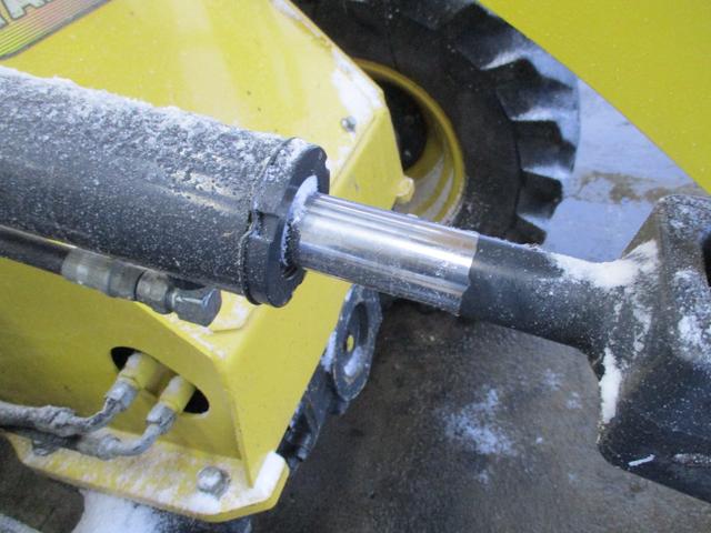 日本 ベースグレード　４ＷＤ　稼働時間３８４５ｈｒｓ　ヒーター（11枚目）