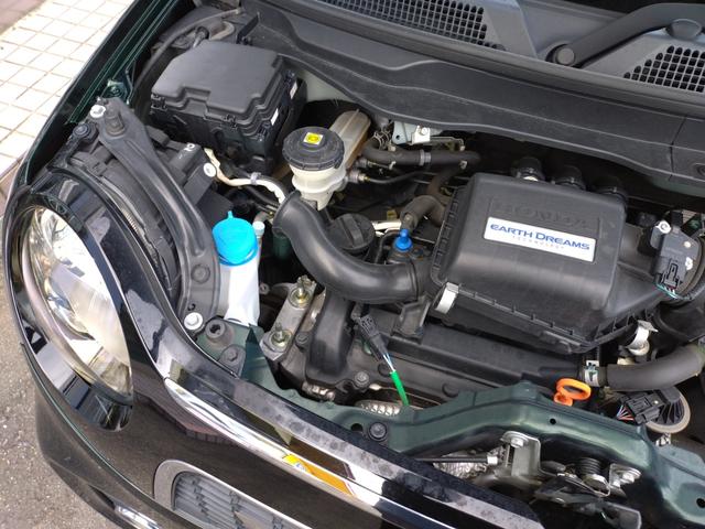 自社鈑金工場だから安心！塗装ブース、フレーム修正機を完備、万が一の事故の際の修理も熟練スタッフと最新設備で迅速かつ丁寧に対応致します。