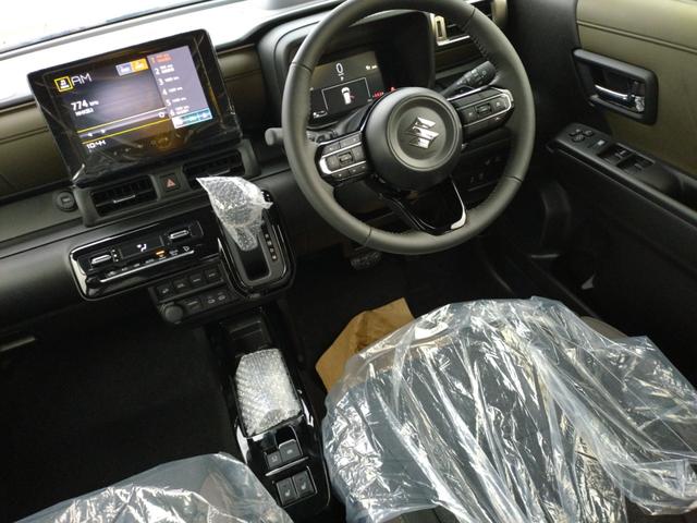 クロスビー ハイブリッドＭＺ　新型　４ＷＤ　登録済未使用車　アップグレードパッケージ　純正９インチ全方位モニター付ナビ　ＴＶ　Ｂｌｕｅｔｏｏｔｈ対応　ＬＥＤヘッドライト　スズキセーフティサポート　ブラックタフツートン（32枚目）