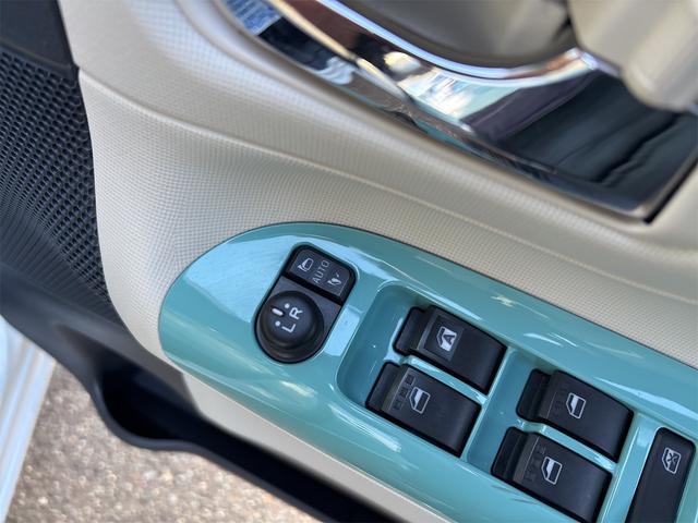 ムーヴキャンバス Ｘメイクアップリミテッド　ＳＡＩＩＩ　４ＷＤ／スマートアシスト／純正ナビ／フルセグＴＶ／パノラマモニター／Ｂｌｕｅｔｏｏｔｈ　Ａｕｄｉｏ／ＤＶＤ再生／両側パワースライドドア／プッシュスタート／スマートキー／オートライト／オートライト（31枚目）