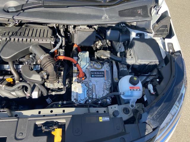 ノート Ｘ　ＦＯＵＲ　ワンオーナー車　寒冷地仕様　プロパイロット　全方位モニター　衝突被害軽減ブレーキ　ＬＥＤヘッドライト　クリアランスソナー　シートヒーター　オートヘッドライト（5枚目）