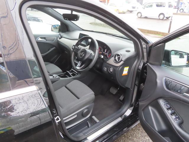Ｂクラス Ｂ１８０　ターボ　ディーラー車　ワンオーナーカー　走行１２５００ｋｍ　プッシュスタート　ＢＳＭ　ＬＥＤオートライト　バックガイドモニター　Ｂｌｕｅｔｏｏｔｈ　シートヒーター　オート格納ヒーテッドドアミラー（8枚目）