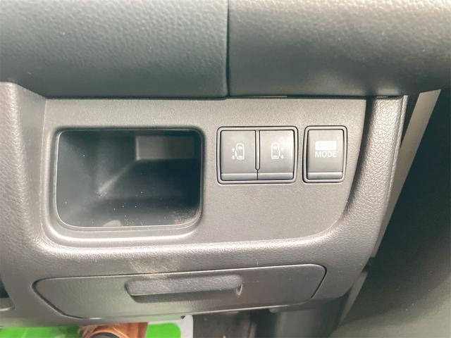 セレナ ハイウェイスター　４ＷＤ　バックカメラ　ナビ　オートクルーズコントロール　両側電動スライドドア　スマートキー　電動格納ミラー　３列シート　ＣＶＴ　アルミホイール　ＣＤ　ＤＶＤ再生　ミュージックプレイヤー接続可（10枚目）