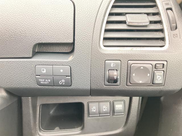 セレナ ハイウェイスター　４ＷＤ　バックカメラ　ナビ　オートクルーズコントロール　両側電動スライドドア　スマートキー　電動格納ミラー　３列シート　ＣＶＴ　アルミホイール　ＣＤ　ＤＶＤ再生　ミュージックプレイヤー接続可（12枚目）