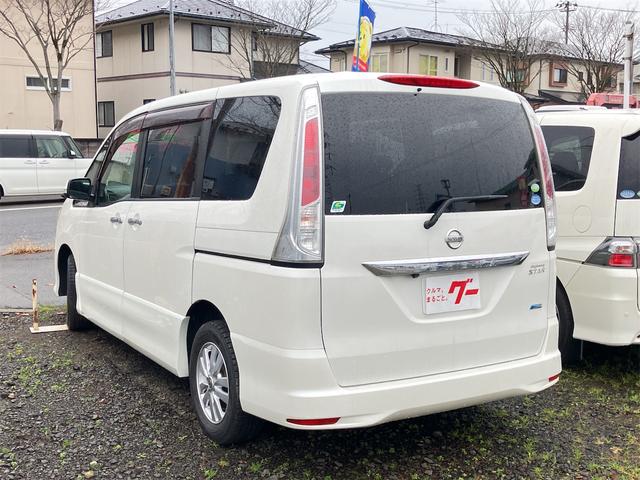 セレナ ハイウェイスター　４ＷＤ　バックカメラ　ナビ　オートクルーズコントロール　両側電動スライドドア　スマートキー　電動格納ミラー　３列シート　ＣＶＴ　アルミホイール　ＣＤ　ＤＶＤ再生　ミュージックプレイヤー接続可（17枚目）