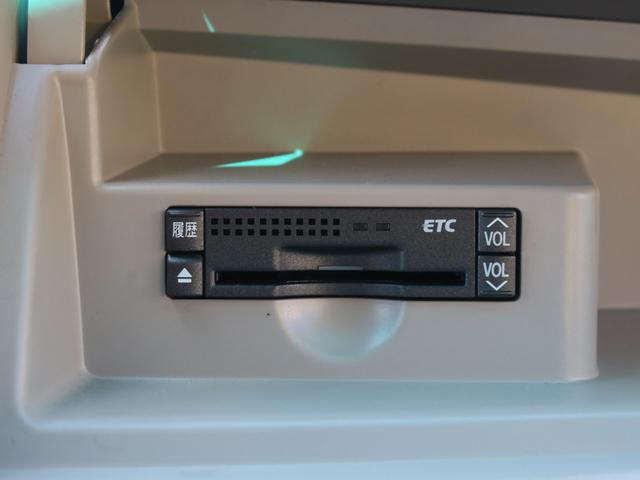 エスティマ Ｇ　ＥＴＣ　バックカメラ　ナビ　ＴＶ　オートクルーズコントロール　両側電動スライドドア　ＨＩＤ　スマートキー　電動格納ミラー　後席モニター　３列シート　ウォークスルー　パワーシート　ＡＴ　アルミホイール（7枚目）