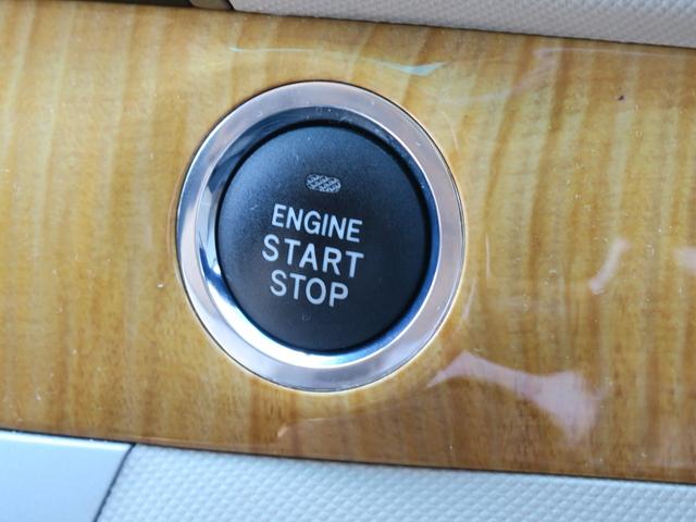 エスティマ Ｇ　ＥＴＣ　バックカメラ　ナビ　ＴＶ　オートクルーズコントロール　両側電動スライドドア　ＨＩＤ　スマートキー　電動格納ミラー　後席モニター　３列シート　ウォークスルー　パワーシート　ＡＴ　アルミホイール（8枚目）