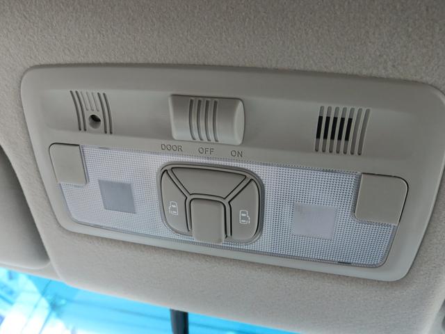 エスティマ Ｇ　ＥＴＣ　バックカメラ　ナビ　ＴＶ　オートクルーズコントロール　両側電動スライドドア　ＨＩＤ　スマートキー　電動格納ミラー　後席モニター　３列シート　ウォークスルー　パワーシート　ＡＴ　アルミホイール（10枚目）