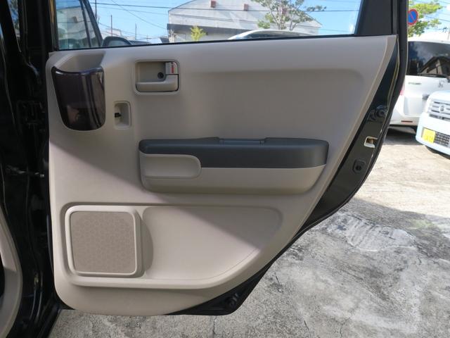 ライフ Ｃ　４ＷＤ　キーレスエントリー　ベンチシート　ＡＴ　ＡＢＳ　ＣＤ　ＭＤ　ミュージックプレイヤー接続可　アルミホイール　衝突安全ボディ　エアコン　パワーステアリング　パワーウィンドウ　運転席エアバッグ（9枚目）