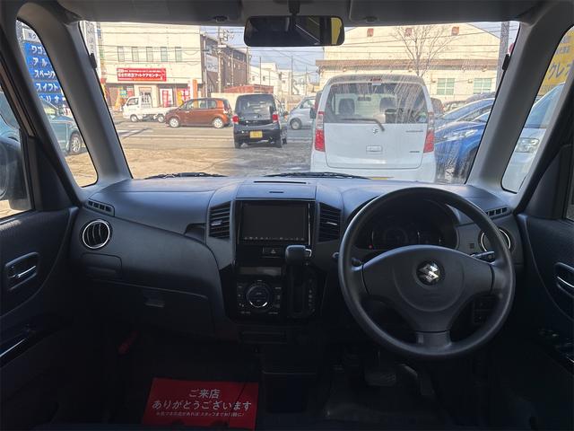 パレットＳＷ ＸＳ　４ＷＤ　両側スライド・片側電動　ナビ　オートライト　ＨＩＤ　スマートキー　シートヒーター　ベンチシート　ＣＶＴ　盗難防止システム　ＡＢＳ　ＣＤ　ＤＶＤ再生　アルミホイール　衝突安全ボディ　エアコン（2枚目）