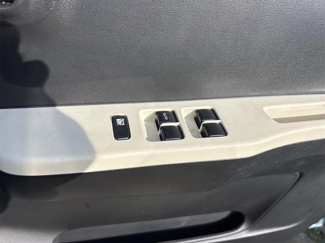 アルト Ｌ　キーレスエントリー　アイドリングストップ　シートヒーター　ＣＶＴ　盗難防止システム　ＡＢＳ　ＥＳＣ　ＣＤ　ミュージックプレイヤー接続可　アルミホイール　衝突安全ボディ　エアコン　パワーステアリング（8枚目）