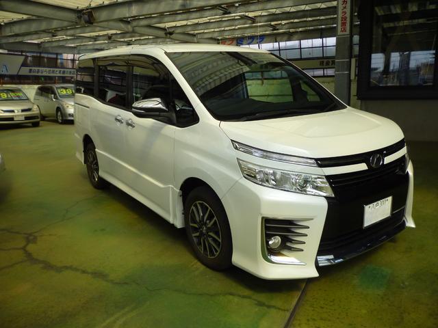 ヴォクシー ＺＳ　煌　４ＷＤ　７人乗り　純正ＳＤナビ　フルセグＴＶ　純正１６ＡＷ　セーフティセンス　３６０度ドラレコ　ビルトインＥＴＣ　ＬＥＤヘッドライト（4枚目）