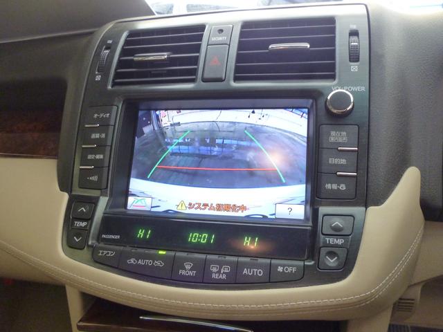 クラウン ３．０ロイヤルサルーンｉ－Ｆｏｕｒ　プレミアムＥＤ　４ＷＤ　純正ＨＤＤナビ　ＴＶ　Ｂカメラ　ＥＴＣ　サンルーフ　パワーシート（12枚目）