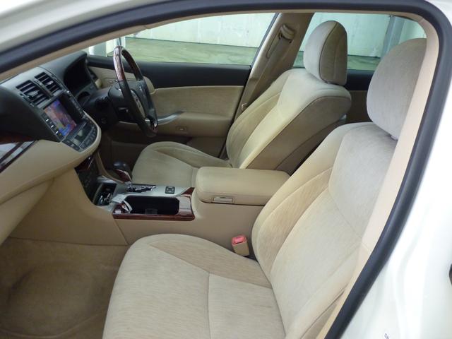 クラウン ３．０ロイヤルサルーンｉ－Ｆｏｕｒ　プレミアムＥＤ　４ＷＤ　純正ＨＤＤナビ　ＴＶ　Ｂカメラ　ＥＴＣ　サンルーフ　パワーシート（16枚目）