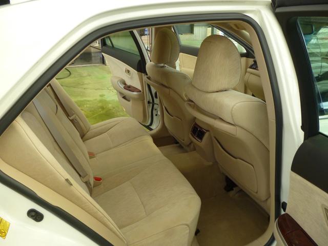 クラウン ３．０ロイヤルサルーンｉ－Ｆｏｕｒ　プレミアムＥＤ　４ＷＤ　純正ＨＤＤナビ　ＴＶ　Ｂカメラ　ＥＴＣ　サンルーフ　パワーシート（18枚目）