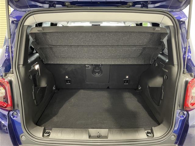 ジープ・レネゲード トレイルホーク　ワンオーナー　４ＷＤ　純正ナビ　クルーズコントロール　リアクリアランスソナー　アイドリングストップ　バックカメラ　ルーフレール　プッシュスタート　オートライト　ＬＥＤライト　フォグ　リアフォグ　ＥＴＣ（25枚目）