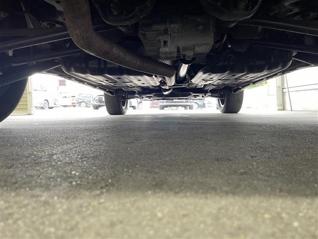 ジープ・レネゲード トレイルホーク　ワンオーナー　４ＷＤ　純正ナビ　クルーズコントロール　リアクリアランスソナー　アイドリングストップ　バックカメラ　ルーフレール　プッシュスタート　オートライト　ＬＥＤライト　フォグ　リアフォグ　ＥＴＣ（39枚目）