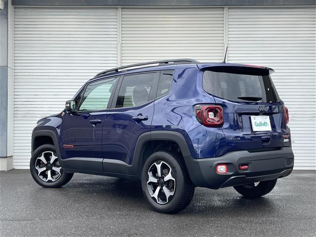 ジープ・レネゲード トレイルホーク　ワンオーナー　４ＷＤ　純正ナビ　クルーズコントロール　リアクリアランスソナー　アイドリングストップ　バックカメラ　ルーフレール　プッシュスタート　オートライト　ＬＥＤライト　フォグ　リアフォグ　ＥＴＣ（41枚目）