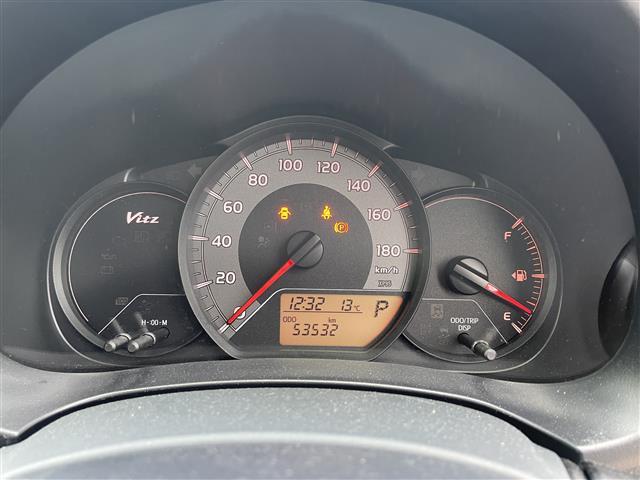 ヴィッツ １．３Ｆ　ＬＥＤエディション　４ＷＤ　純正メモリーナビ　純正エンジンスターター　バックカメラ　ビルトインＥＴＣ　ドライブレコーダー　オートライト　ＬＥＤライト　プッシュスタート　ドアバイザー　フロアマット（2枚目）