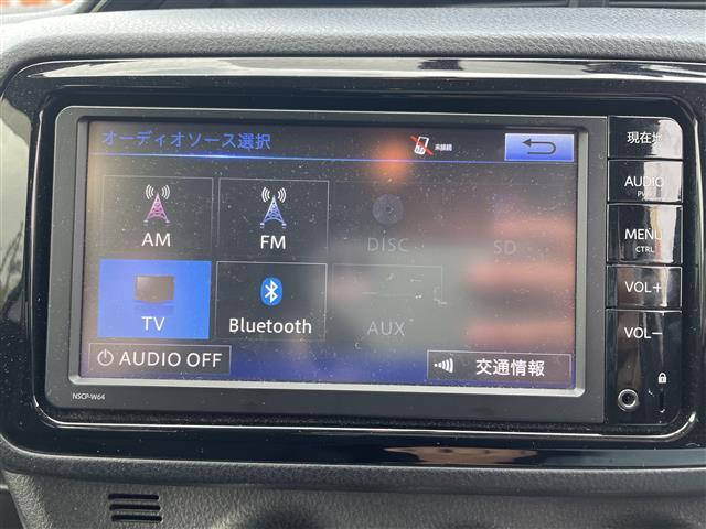 ヴィッツ １．３Ｆ　ＬＥＤエディション　４ＷＤ　純正メモリーナビ　純正エンジンスターター　バックカメラ　ビルトインＥＴＣ　ドライブレコーダー　オートライト　ＬＥＤライト　プッシュスタート　ドアバイザー　フロアマット（6枚目）