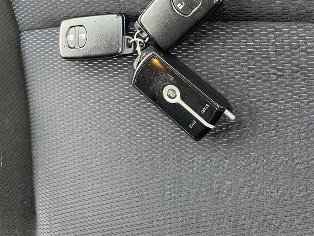 ヴィッツ １．３Ｆ　ＬＥＤエディション　４ＷＤ　純正メモリーナビ　純正エンジンスターター　バックカメラ　ビルトインＥＴＣ　ドライブレコーダー　オートライト　ＬＥＤライト　プッシュスタート　ドアバイザー　フロアマット（12枚目）