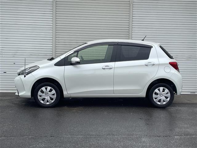 ヴィッツ １．３Ｆ　ＬＥＤエディション　４ＷＤ　純正メモリーナビ　純正エンジンスターター　バックカメラ　ビルトインＥＴＣ　ドライブレコーダー　オートライト　ＬＥＤライト　プッシュスタート　ドアバイザー　フロアマット（25枚目）