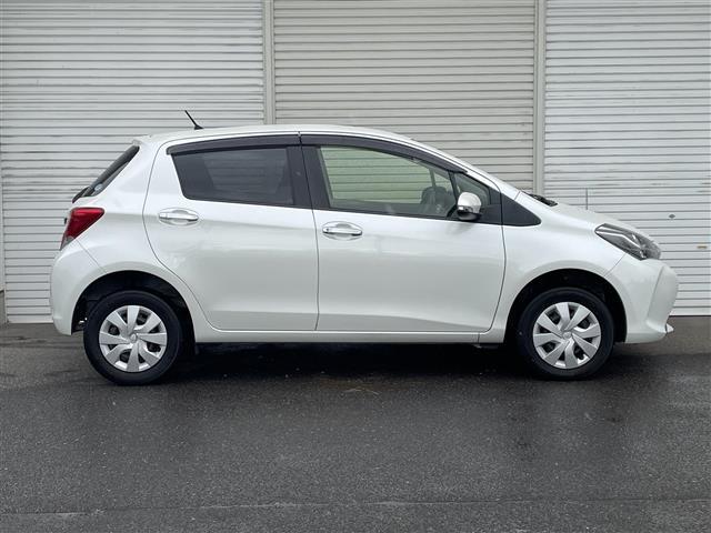 ヴィッツ １．３Ｆ　ＬＥＤエディション　４ＷＤ　純正メモリーナビ　純正エンジンスターター　バックカメラ　ビルトインＥＴＣ　ドライブレコーダー　オートライト　ＬＥＤライト　プッシュスタート　ドアバイザー　フロアマット（26枚目）