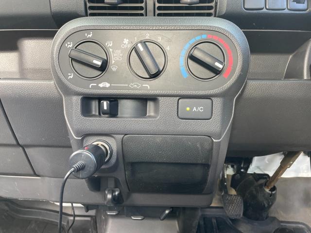 アクティトラック タウン　ワンオーナー　４ＷＤ　純正ＣＤオーディオ　純正１２インチＡＷ　荷台ランプ　ミラー型ドライブレコーダー　純正ゴムマット　キーレス（5枚目）