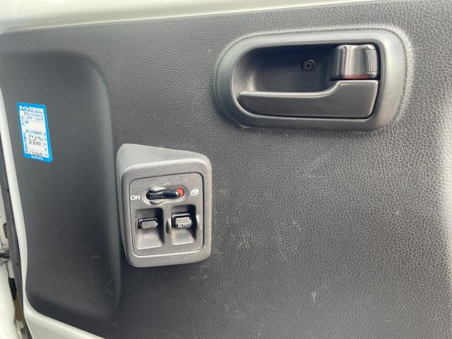 アクティトラック タウン　ワンオーナー　４ＷＤ　純正ＣＤオーディオ　純正１２インチＡＷ　荷台ランプ　ミラー型ドライブレコーダー　純正ゴムマット　キーレス（8枚目）
