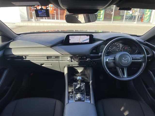 ＭＡＺＤＡ３ファストバック １５Ｓツーリング　ワンオーナー　純正メモリーナビ　３６０°セーフティパッケージ　レーダークルーズ　ヘッドアップディスプレイ　クリアランスソナー　ステアリングリモコン　ドライブレコーダー　オートライト　ＬＥＤライト（41枚目）