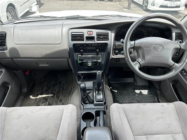 ハイラックスサーフ ＳＳＲ－Ｇ　４ＷＤ／Ｃａｒｒｏｚｚｅｒｉａオーディオ／ＣＤ／ＡＭ／ＦＭ／音楽再生／オートエアコン／バックドアガラス開閉／ＡＣ１００Ｖ／ハロゲンヘッドライト／純フロアマット／純ドアバイザー／Ｗエアバック／スペアキー（15枚目）