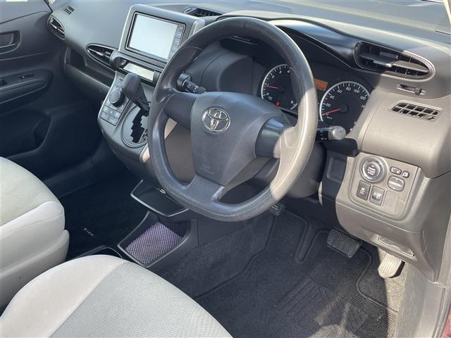 ウィッシュ 1.8X 純正SDナビ(AM/FM/BT) 3列シート ETC 電格ミラー HIDヘッドライト ABS 横滑り防止装置 盗難防止装置 純正フロアマッド 純正ドアバイザー スペアキー1本 カーテンエアバッグ(2枚目)