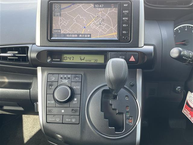 ウィッシュ 1.8X 純正SDナビ(AM/FM/BT) 3列シート ETC 電格ミラー HIDヘッドライト ABS 横滑り防止装置 盗難防止装置 純正フロアマッド 純正ドアバイザー スペアキー1本 カーテンエアバッグ(3枚目)