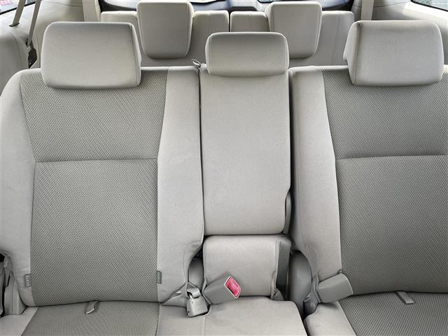 ウィッシュ 1.8X 純正SDナビ(AM/FM/BT) 3列シート ETC 電格ミラー HIDヘッドライト ABS 横滑り防止装置 盗難防止装置 純正フロアマッド 純正ドアバイザー スペアキー1本 カーテンエアバッグ(9枚目)