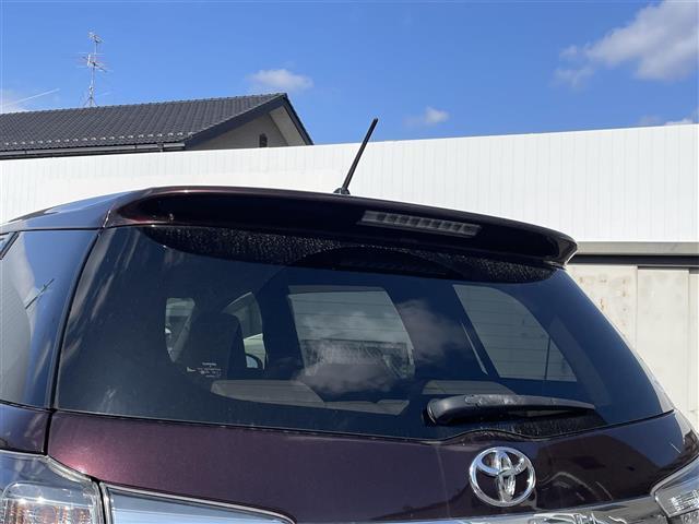 ウィッシュ 1.8X 純正SDナビ(AM/FM/BT) 3列シート ETC 電格ミラー HIDヘッドライト ABS 横滑り防止装置 盗難防止装置 純正フロアマッド 純正ドアバイザー スペアキー1本 カーテンエアバッグ(11枚目)