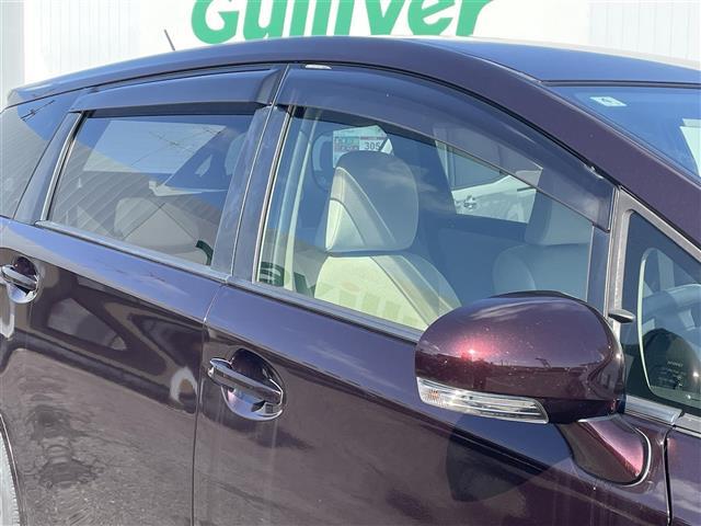 ウィッシュ 1.8X 純正SDナビ(AM/FM/BT) 3列シート ETC 電格ミラー HIDヘッドライト ABS 横滑り防止装置 盗難防止装置 純正フロアマッド 純正ドアバイザー スペアキー1本 カーテンエアバッグ(12枚目)