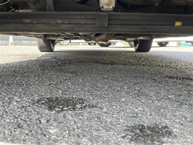 ウィッシュ 1.8X 純正SDナビ(AM/FM/BT) 3列シート ETC 電格ミラー HIDヘッドライト ABS 横滑り防止装置 盗難防止装置 純正フロアマッド 純正ドアバイザー スペアキー1本 カーテンエアバッグ(26枚目)