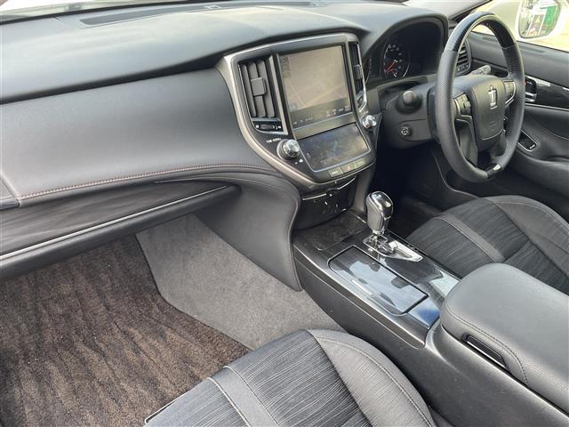 クラウン アスリートＳ　サンルーフ　純正ナビ　フルセグ　Ｂカメラ　クルーズコントロール（13枚目）