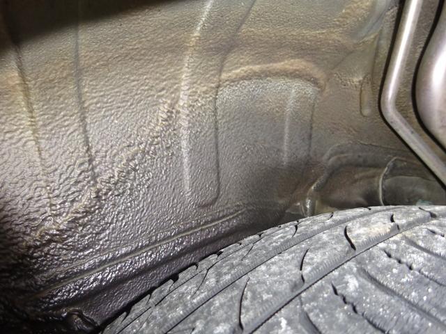 タイヤハウス内綺麗